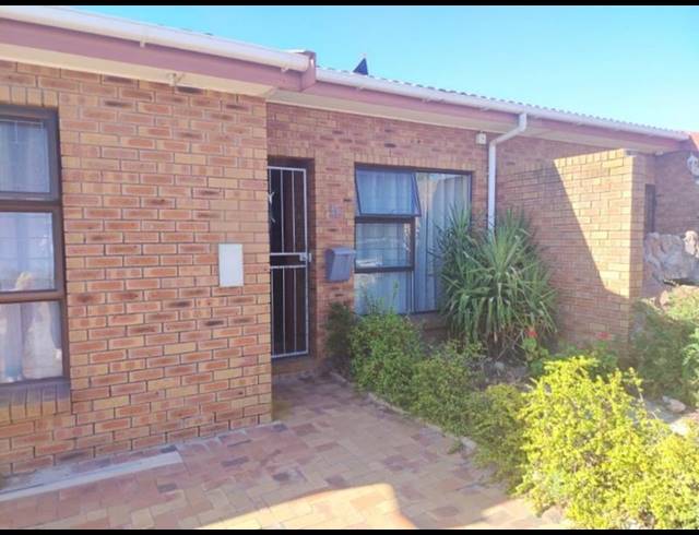 2 BEDROOM CLUSTER FOR SALE IN AMANDELRUG